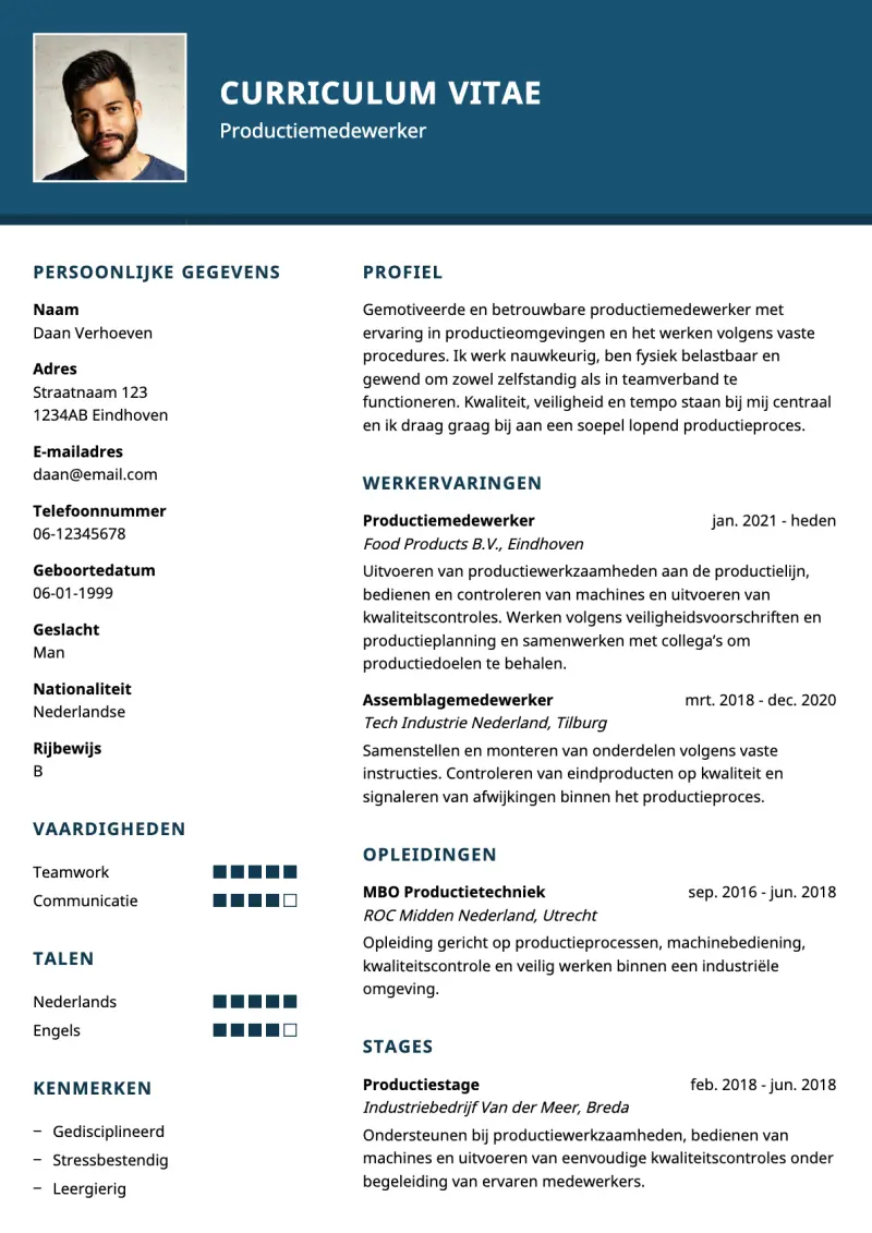 Voorbeeld van het CV-template Krachtig Blauw & Professioneel cv-template